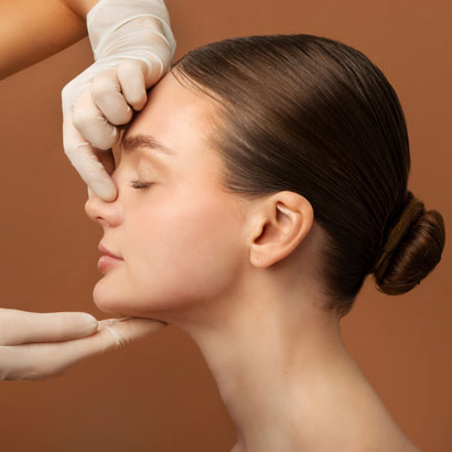 doctor-examining-patient-profile